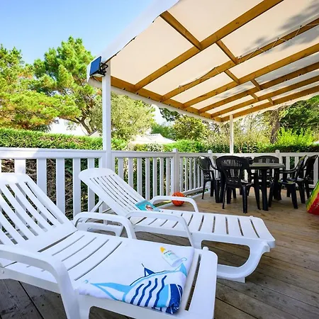 Mobil Avec Terrasse A Saint-jean-de-monts - Api-1-52-1176 * Saint-Jean-de-Monts