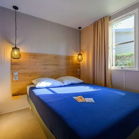 Mobil Avec Terrasse A Saint-jean-de-monts - Api-1-52-1176 *