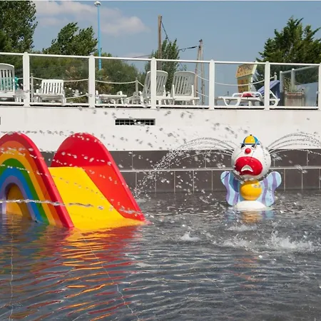 Mobil Avec Terrasse A Saint-jean-de-monts - Api-1-52-1176 Kemping