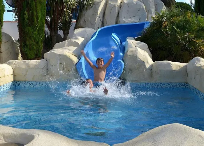 Mobil Avec Terrasse à Saint-jean-de-monts - Api-1-52-1176 Camping *